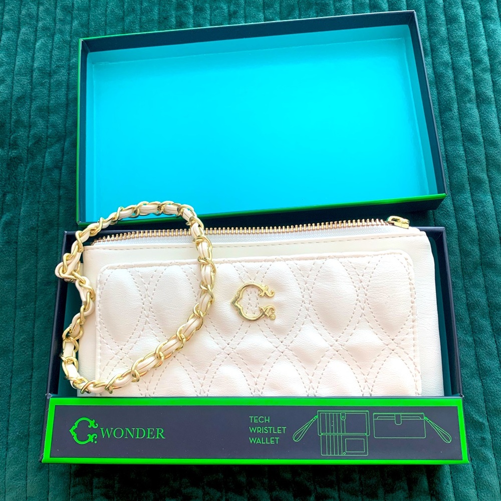 New C.Wonder wristlet